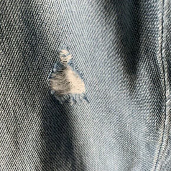 Universal Thread Women's Mid-Rise Boyfriend Jeans Light Wash Size 17 - Picture 3 of 12